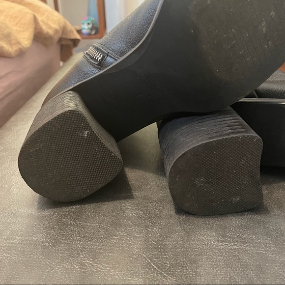 Intentionally Blank Hinge-2 Black Leather Boots - Picture 6 of 8